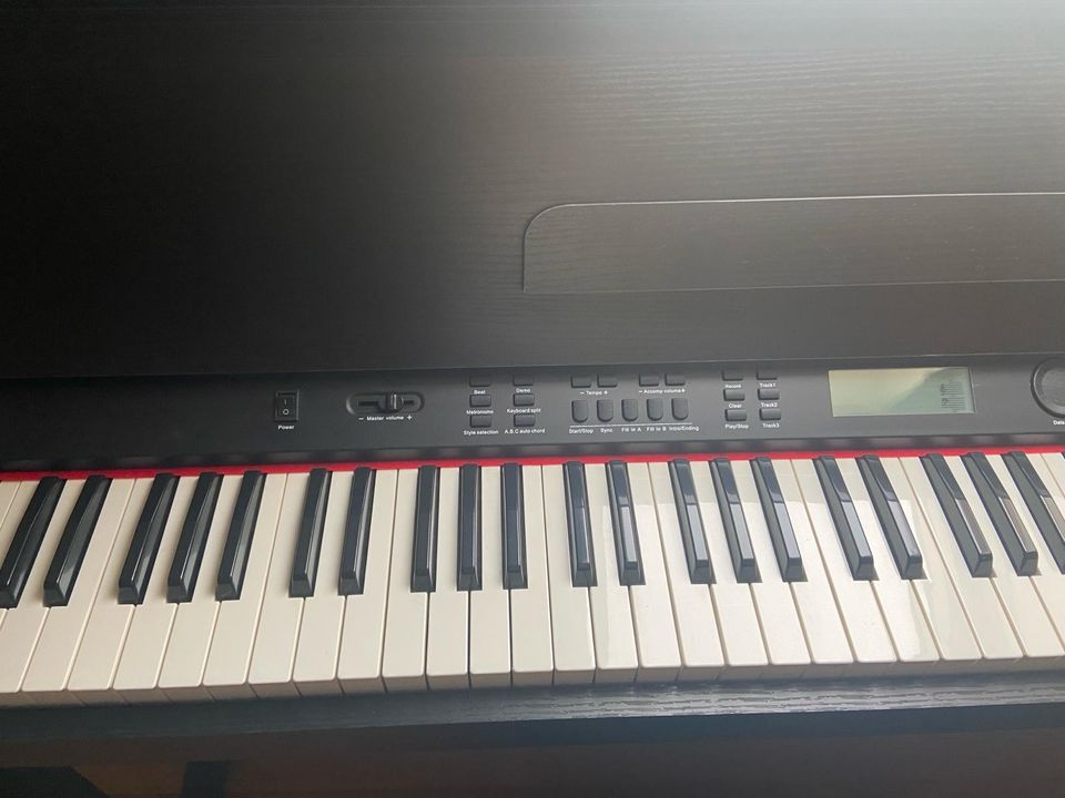 E-Piano + Hocker | General Midi 70039 in Berlin