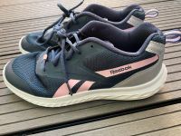 Reebok Turnschuhe wenig getragen 38,5 West - Sossenheim Vorschau