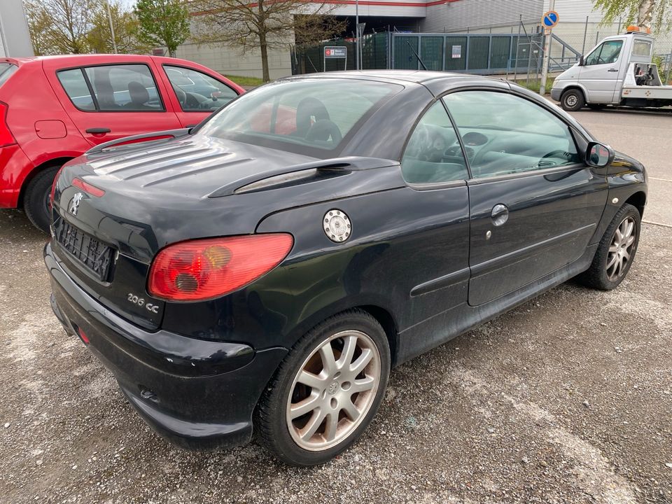 Peugeot 206cc Schwarz | Schlachtfest Teile Türe Motorhaube Felgen in Backnang