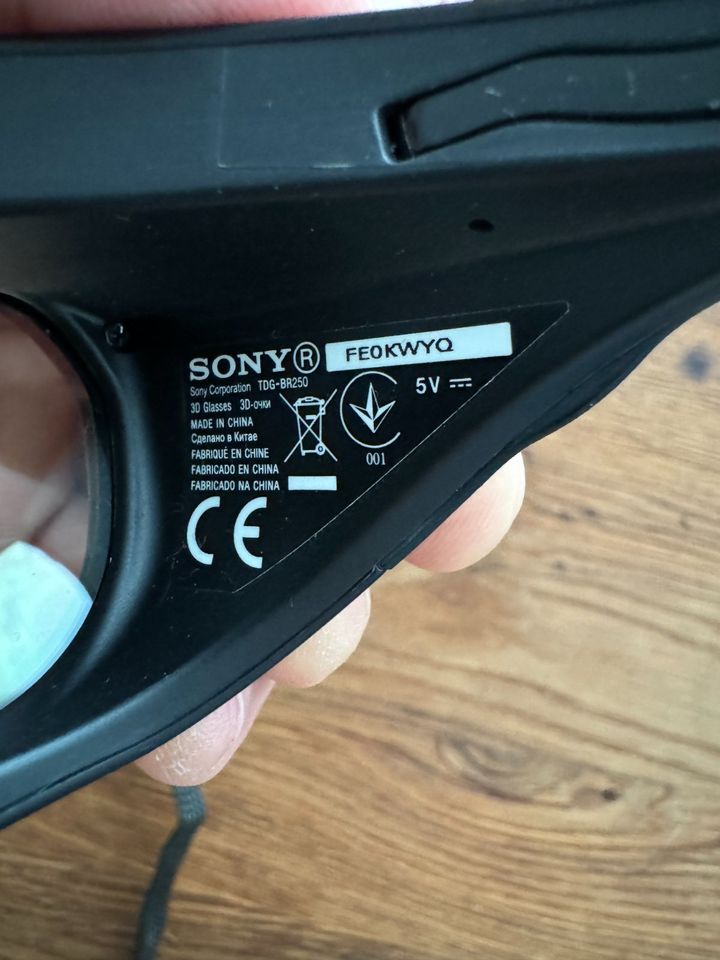 2x Sony 3D Brille TDG-BR250 in Andernach