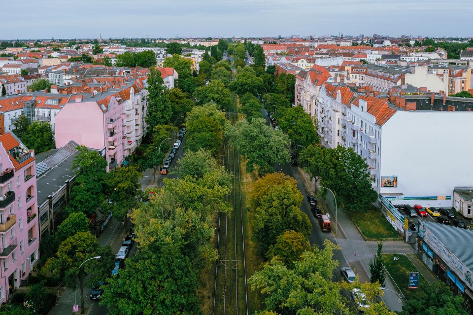 Vermietete 2-Zimmerwohnung mit Balkon in modernisiertem Altbau in Berlin