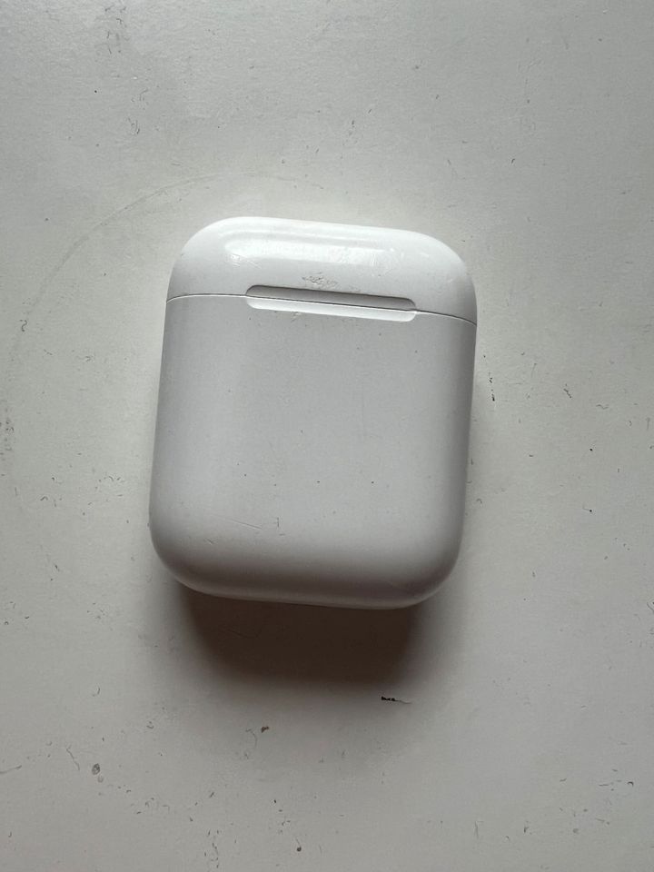 Apple air pod in Weissach