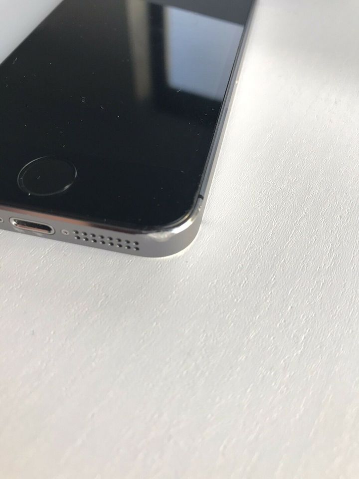 Apple iPhone 5s 16GB in Königswalde