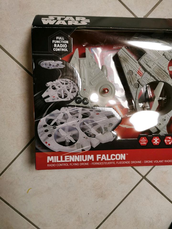 Drohne RC STAR WARS Milenium Falke in Dresden