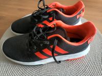 Adidas Turnschuhe, Hallenschuhe, Sportschuhe Größe 39 1/3 Hessen - Fischbachtal Vorschau