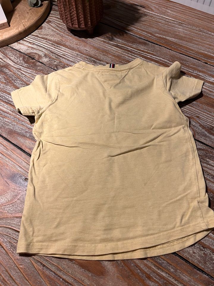 Tommy Hilfiger T-Shirt Gr. 140 in Rödinghausen