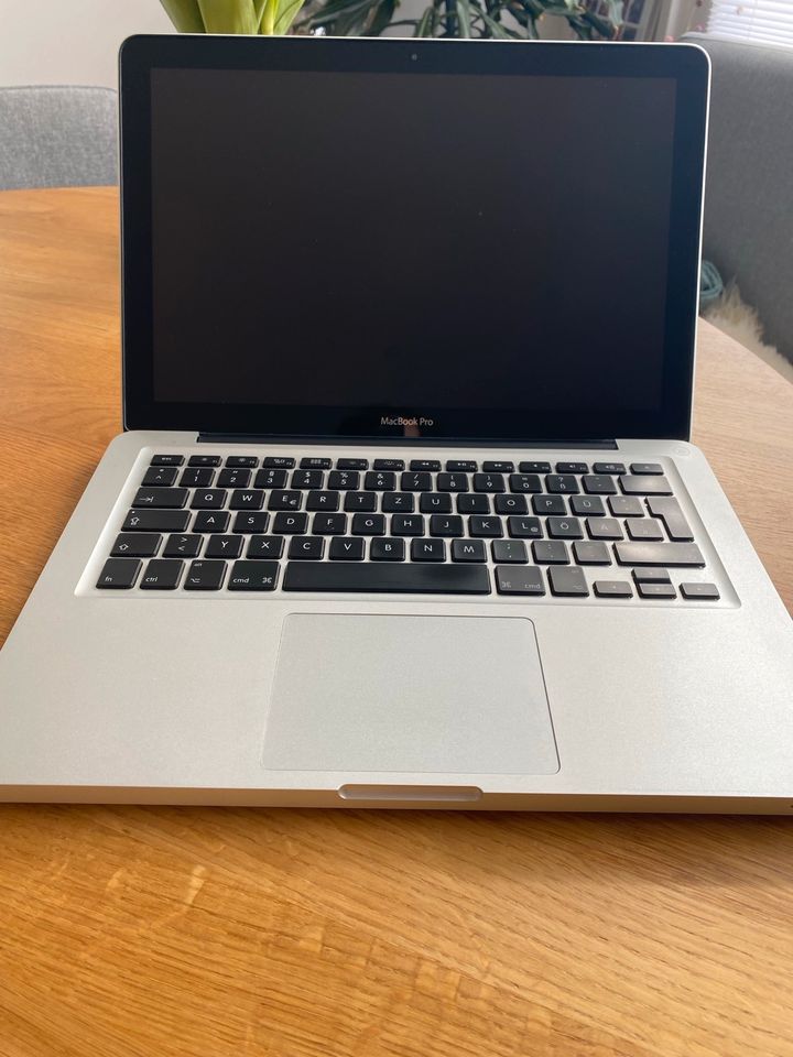 MacBook Pro, 13Zoll, Ende 2011, 1TB SSD Festplatte, 8GB RAM, i5 in Rosenheim