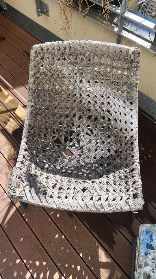Garten Loungegarnitur Sitzmöbel 4 teilig Kissen Glastisch sofa in Leipzig