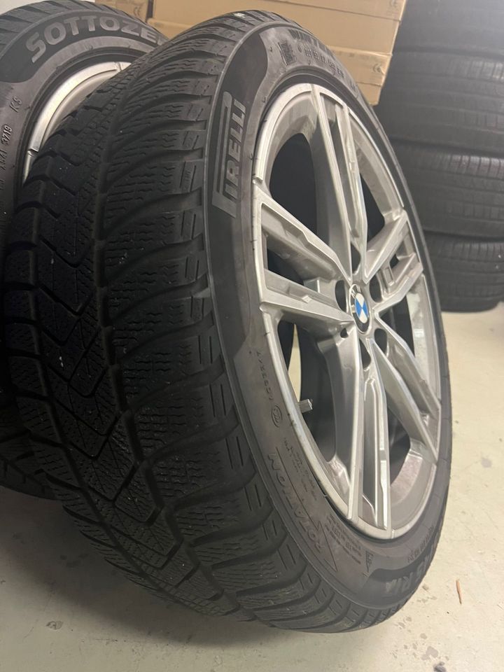 BMW,  1er, F40, Winterräder, M Doppelspeiche 550, 225/45 R17 in Wiesbaden