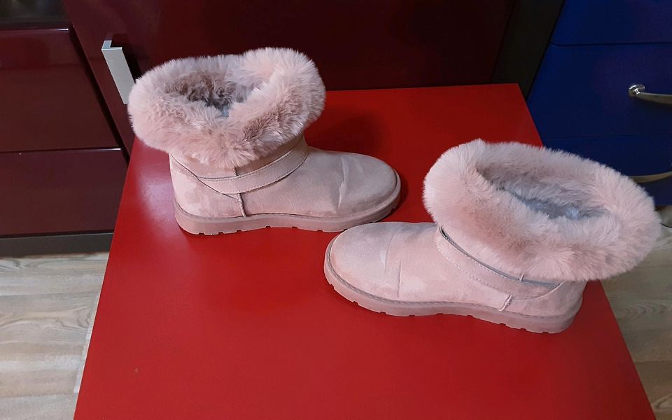 Warme Boots rosa GR. 40 in Brandenburg an der Havel