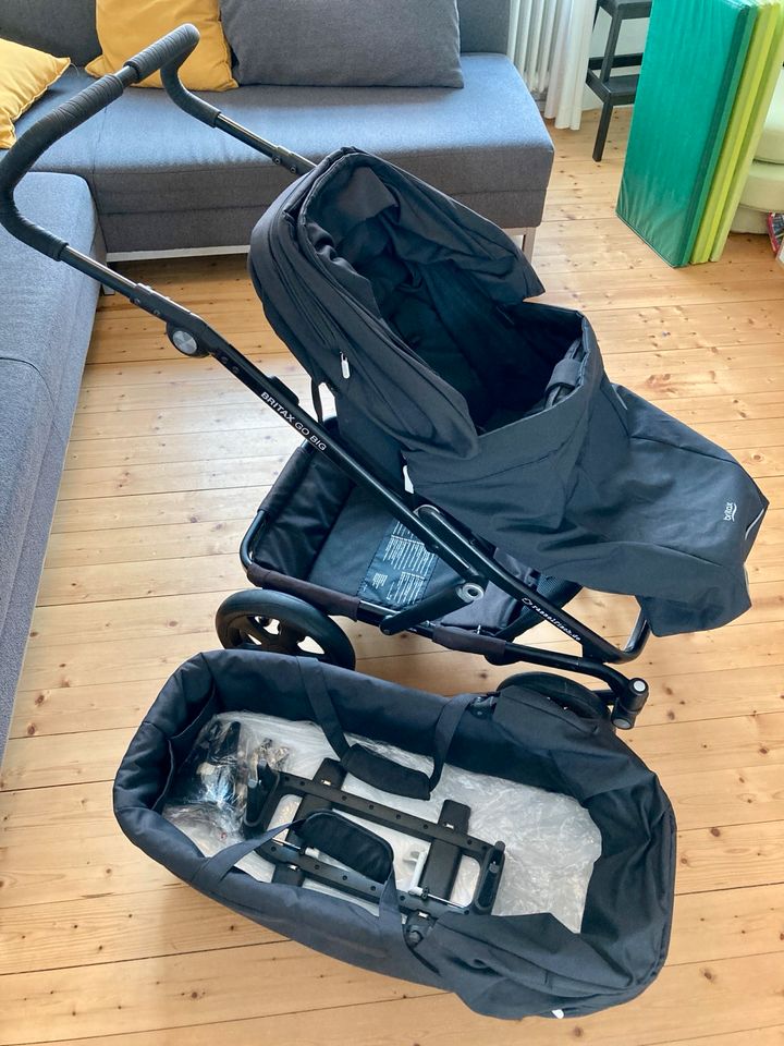 Britax Go Big mit Zubehör in Bremen