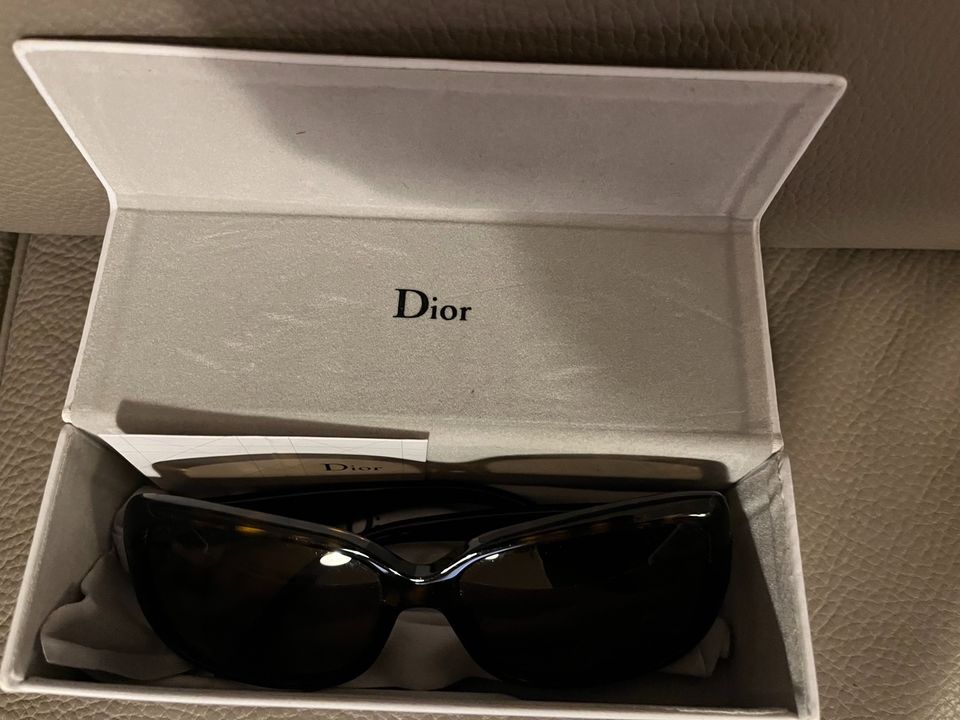 Original Dior Sonnenbrille Ungetragen! braun mit Etui in Hamburg
