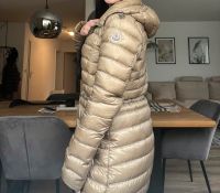 Moncler Daunenjacke Damen Gr. 36 beige Bayern - Dettelbach Vorschau