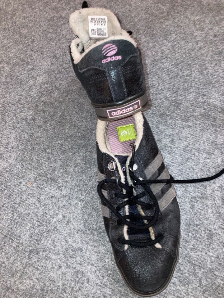 Adidas Schuhe in Schwerte