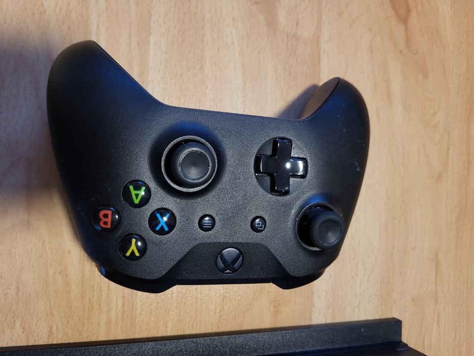 Microsoft Xbox One X 1 TB in Velbert