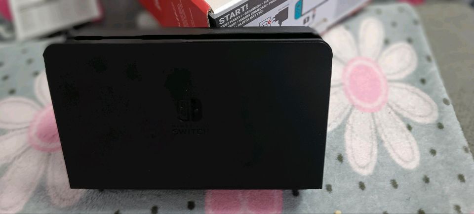 Nintendo Switch OLED 64GB 2MAL BENUTZEN in Wittlich