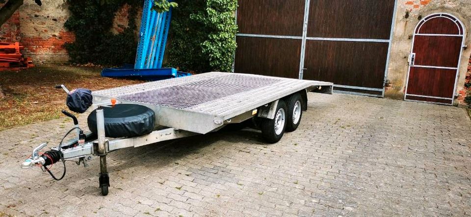 Anhänger Trailer Autotransporter Kipper Plane mieten leihen in Everingen