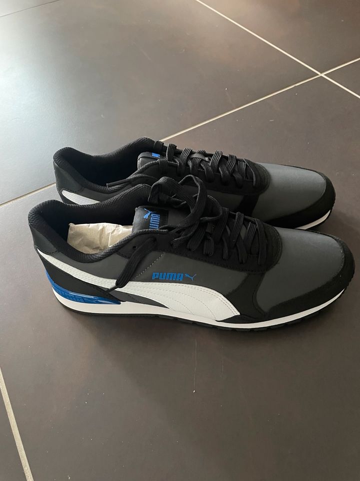 PUMA Unisex St Runner V2 NI Sneaker Gr.44 in Linz am Rhein