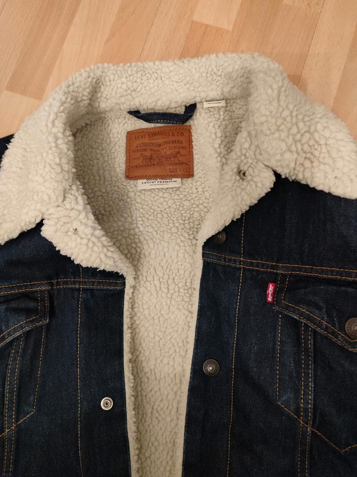 Levis Strauss und Co Jeansjacke in Augsburg