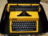 Erika Schreibmaschine gelb mit Koffer DDR Thüringen - Greiz Vorschau