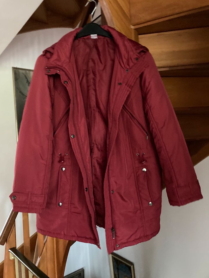 Leichte Jacke Damen Steppjacke Kapuzen Jacke, rot, 44 in Geesthacht
