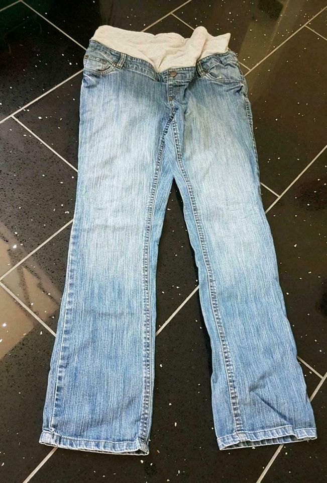 Schwangerschaftshose / Umstandshose / Hose / Jeans in Gr. 40 in Helsa