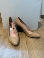 Nude Pumps mit schwarzem Blockabsatz, Two-Tone, Leder Wandsbek - Hamburg Poppenbüttel Vorschau