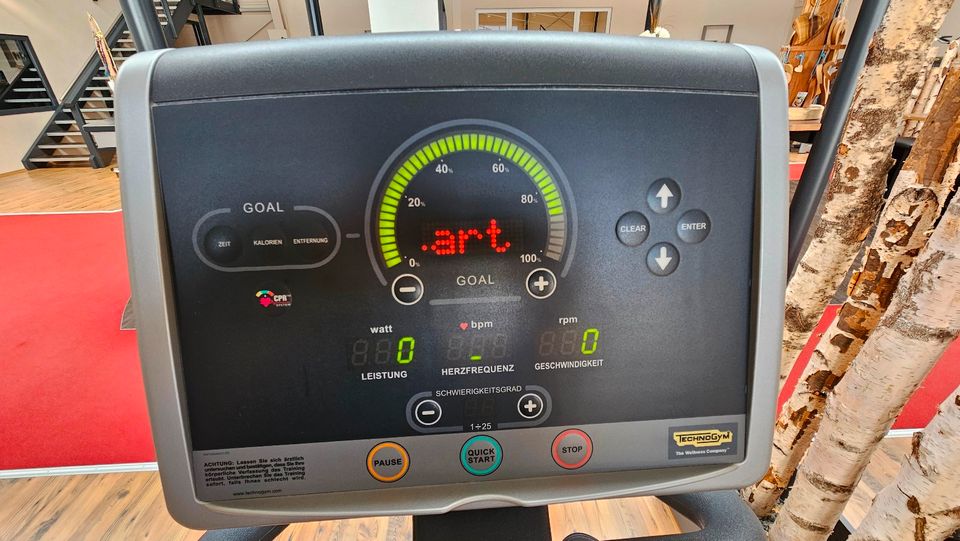 Technogym Recline EXC 500iP LED Liegeergometer Liegefahrrad in Reinsdorf