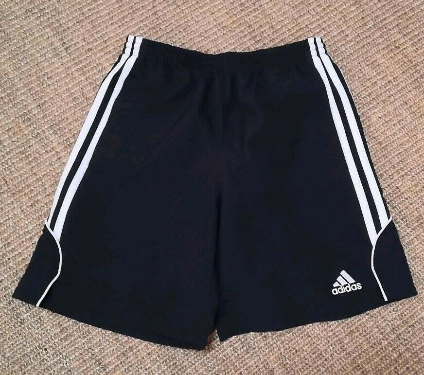 Adidas Sportshorts kurz schwarz Gr. 152 in Leipzig