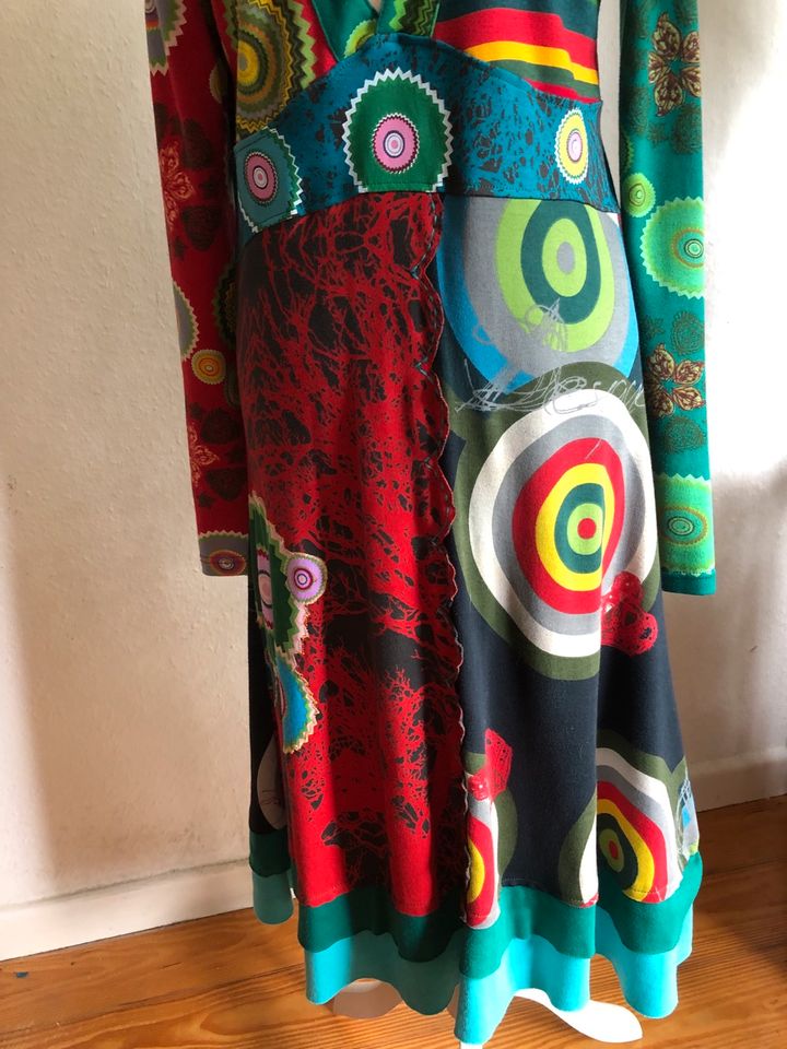 Desigual Kleid L schwere Viskose weich bunt plus Strumpfhose in Kiel