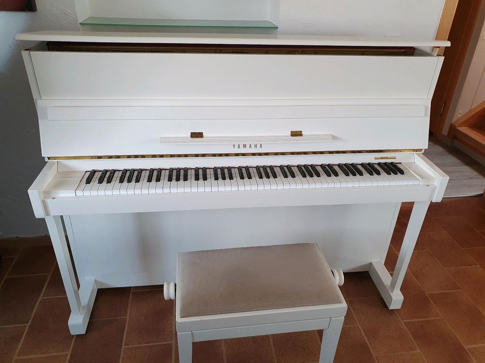 Yamaha B1 Klavier gebraucht. in Neidenstein