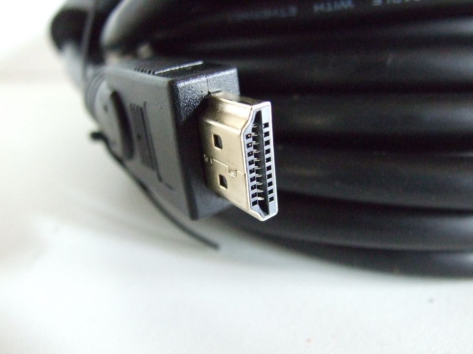 HDMI Kabel  15 Meter  neuste Norm  hochwertig  mit Ferritkernen in Homburg