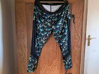 Sheego  Sporthose lang / Yoga mit Blumen Hessen - Nidda Vorschau