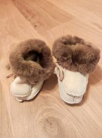 Babyschuhe für den Winter aus Lammfell, bevor das Kind laden kann Baden-Württemberg - Ettenheim Vorschau