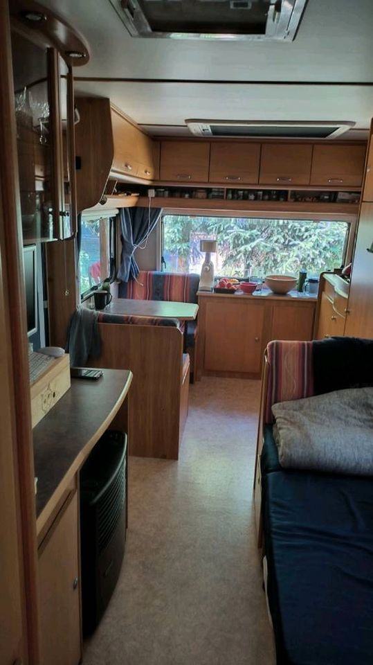 Wohnwagen mit festem Vorzelt und Platzübernahme in Fitzen in Büchen