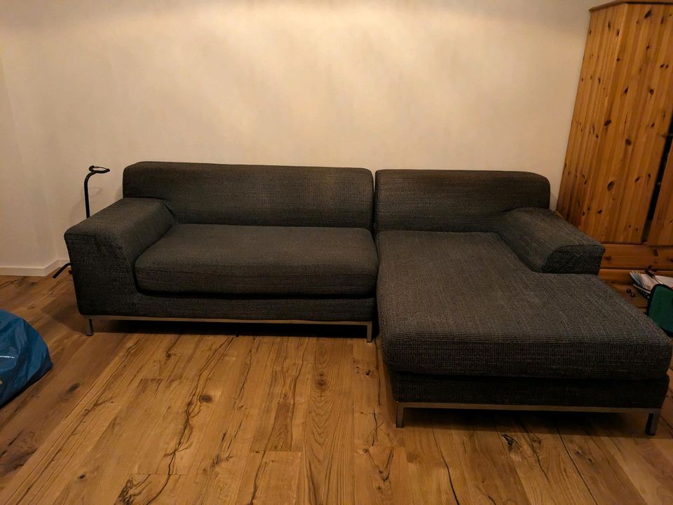 Couch, grau in Schrobenhausen