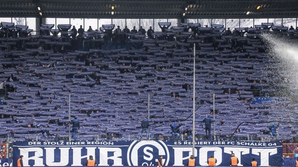 TAUSCH Ruhrpott Banner Schalke 04 in Dresden