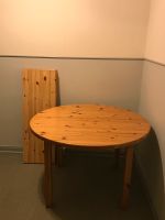 Tisch mit 4 Stühlen (Voll-Holz, ausziehbar) Niedersachsen - Braunschweig Vorschau