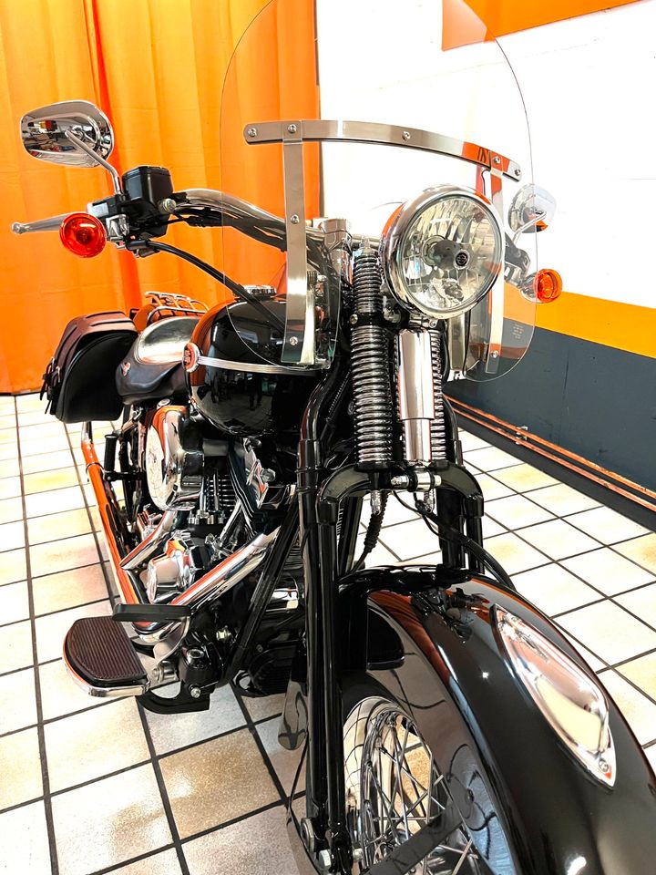 HARLEY-DAVIDSON Softail Springer Classic - LIEBHABERFAHRZEUG! 1A! in Bielefeld