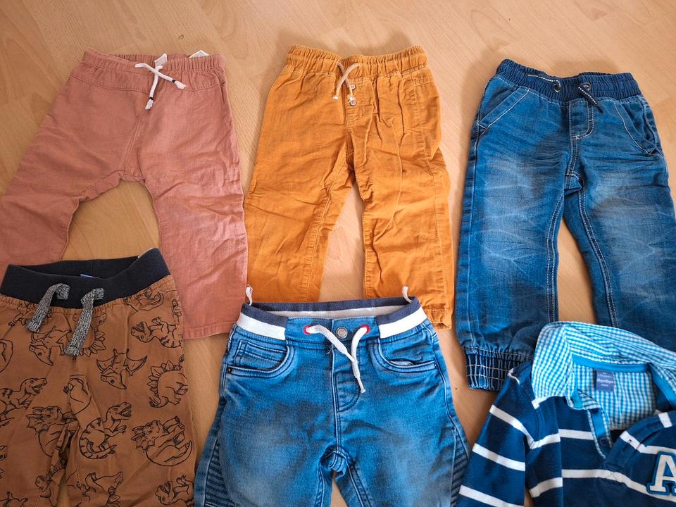 Bekleidungspaket Junge 21 Teile Größe 86/92 Jungenkleidung in Eich