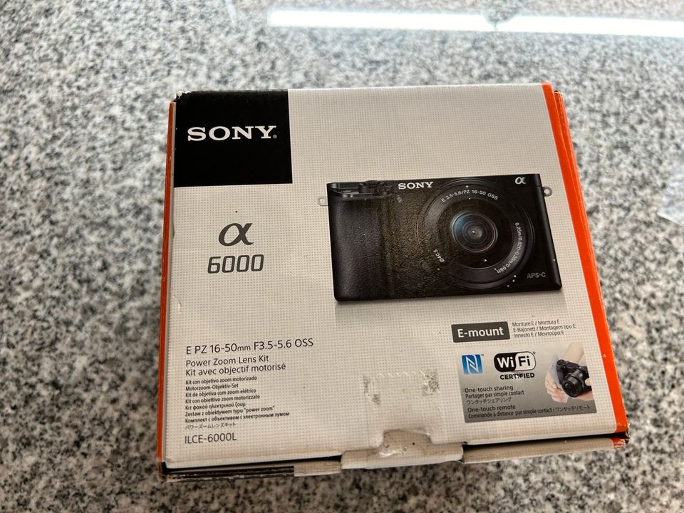 Sony 6000 Camera mit Objektiv & Fototasche in Hamburg