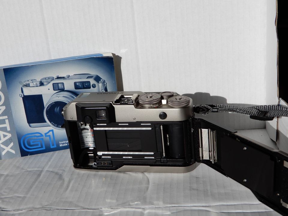 Contax G1 analoge Kamera mit 2 Objektiven und Taschen in Bayreuth