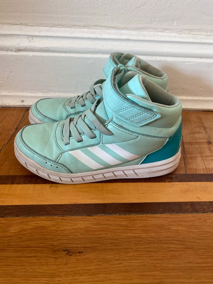 Adidas Alta Sport Sneaker Kinder EU 33 in Berlin