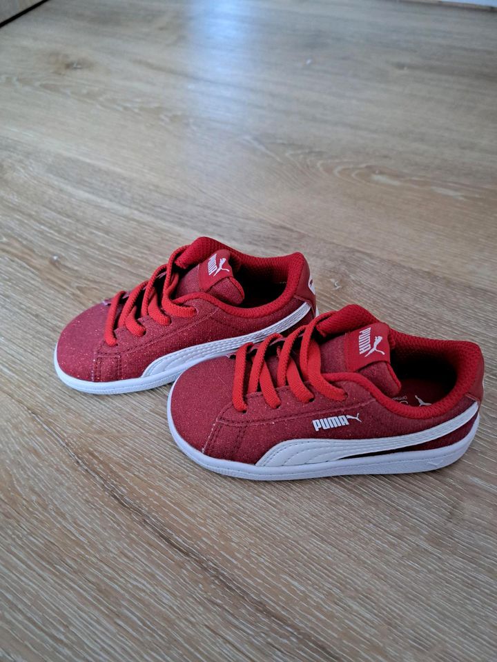 PUMA Sneaker 22 Smash V2 rot Glitzer neu in Röttenbach