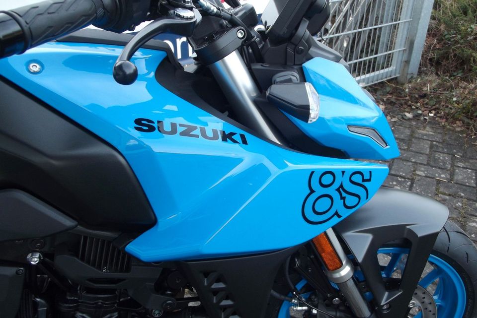 Suzuki GSX-8S Style Blue in Hüttlingen