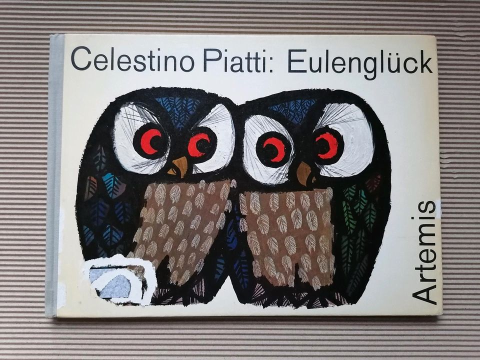 Celestino Piatti: Eulenglück 1963, glückliche Eulen in Kassel