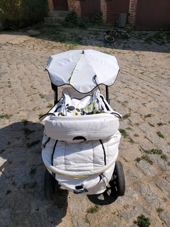 Hartan Kinderwagen Topline X Weiß Kombi Tragetasche 15848 Zeust in Peitz