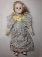 DDR-Porzellanpuppe mit blonden Haaren und blauen Augen Sachsen - Bautzen Vorschau