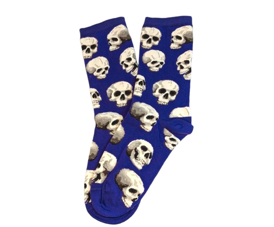 lila Skull Socken in Wuppertal