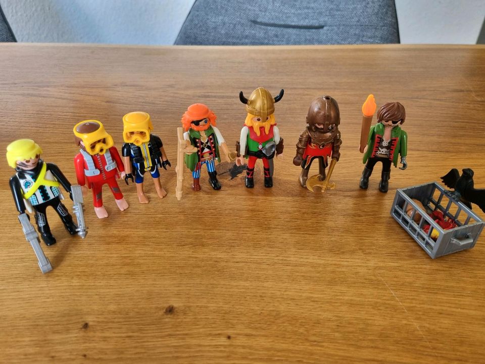 Set 7 Playmobil Figuren Piraten Ritter Wikinger Taucher Agent in Radebeul